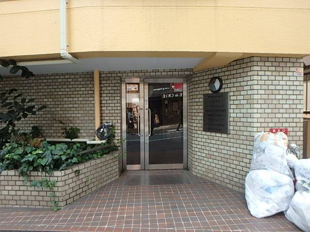 代々木パレスビルエントランス②