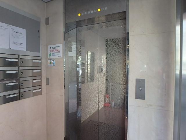 ホール①