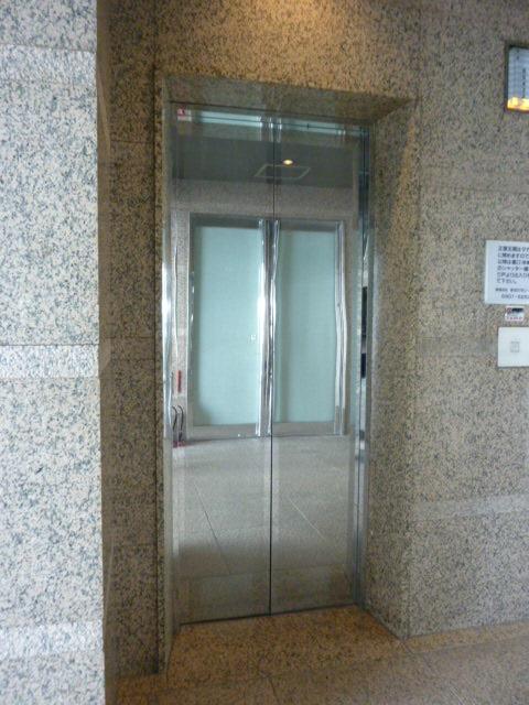 フォンテ西原宿エントランス②