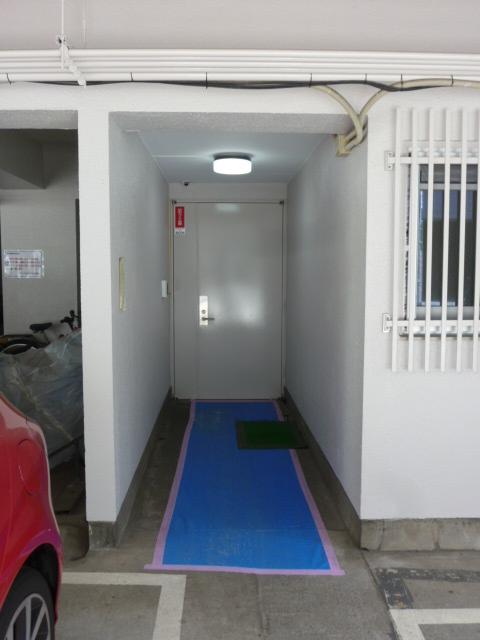 代々木いずみマンションエントランス①