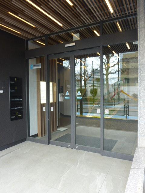 ＡＺ渋谷本町エントランス①