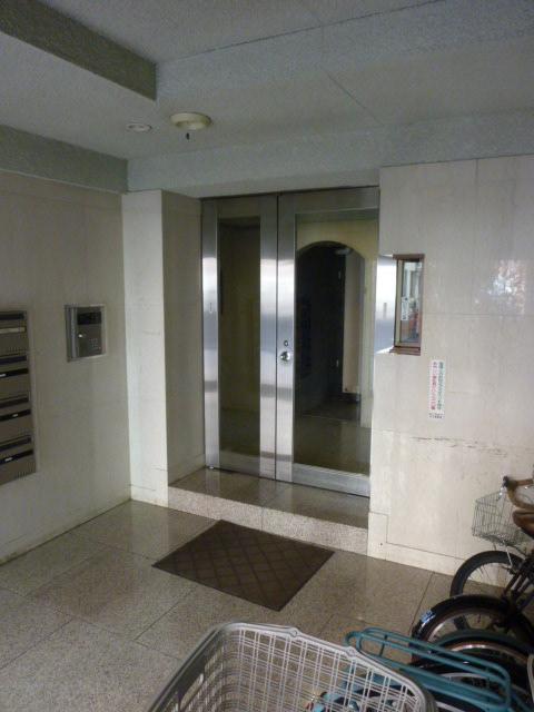 ホール①