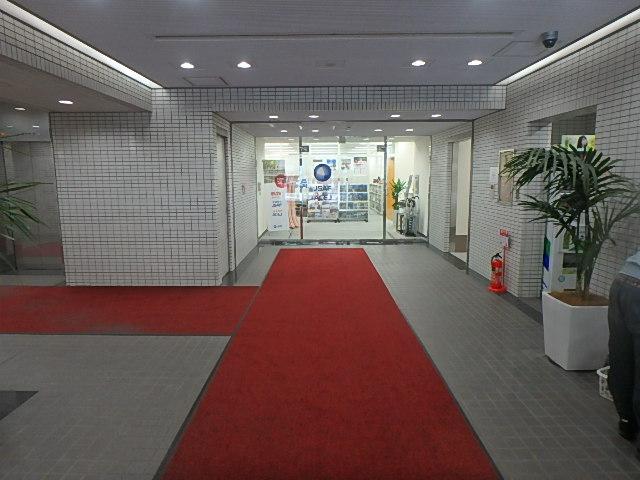 ホール①
