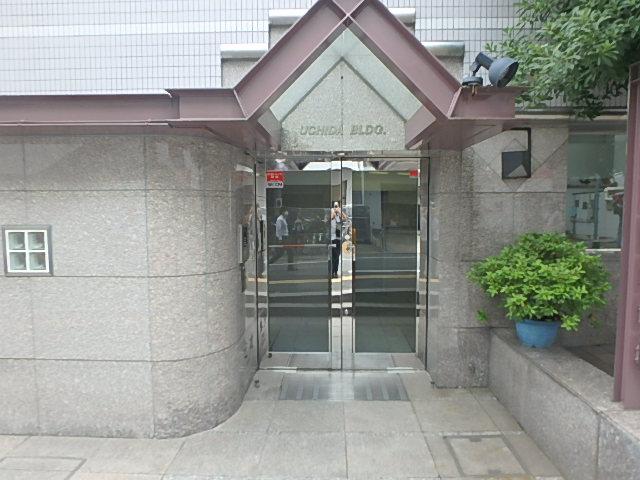 内田ビルエントランス①