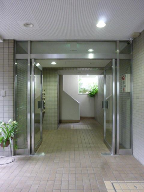 フォーレスト四谷エントランス②