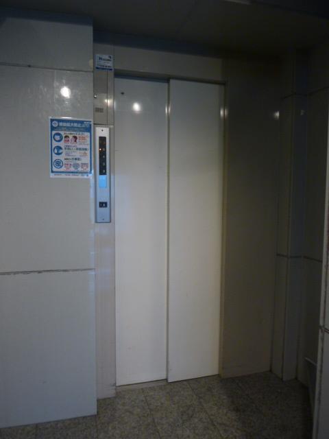 イマス山吹町ビルエントランス②