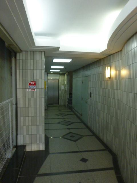 ホール①