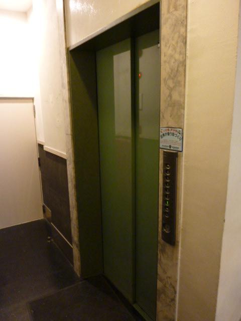 ホール②
