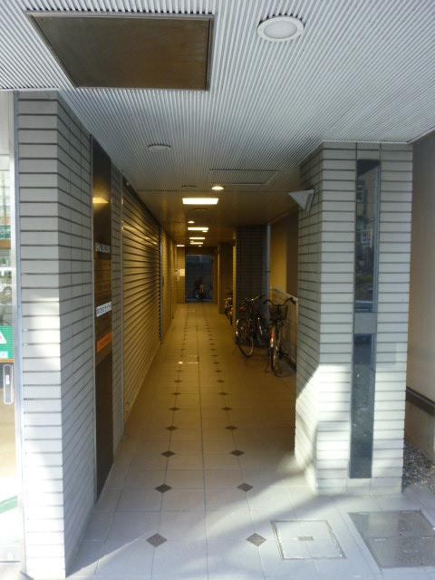 伸治ビルエントランス①