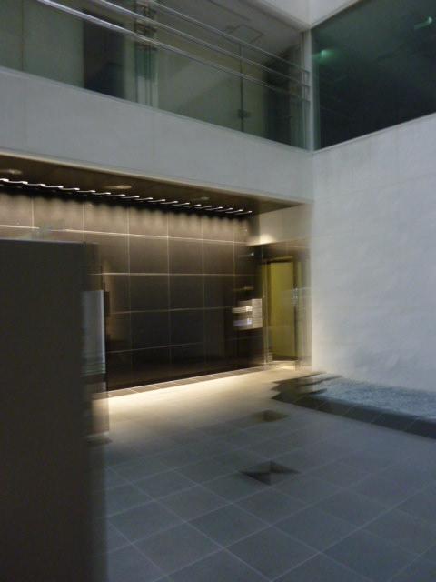 ホール①