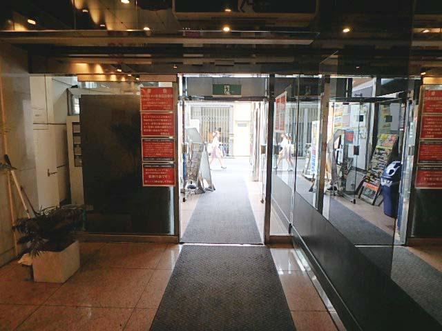ホール③