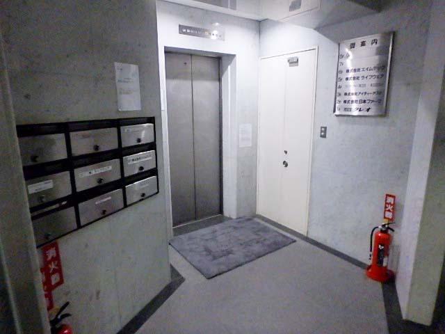 成田ビルホール③