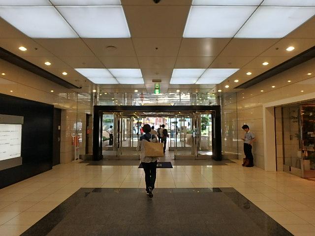 ホール⑤