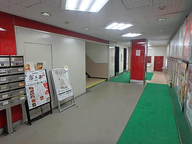 ホール①