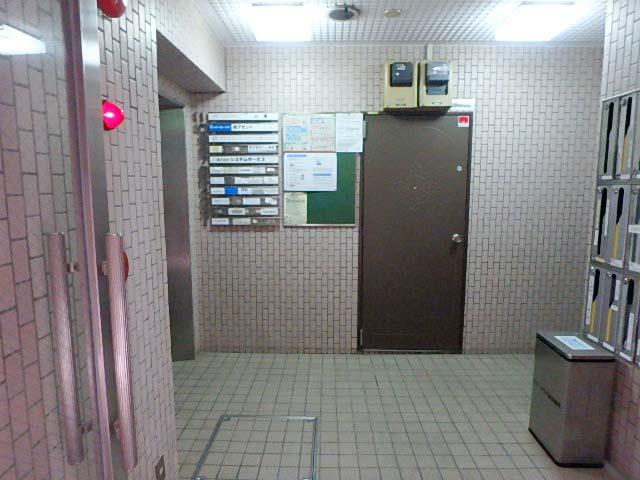 サニープラザ新宿御苑ホール①