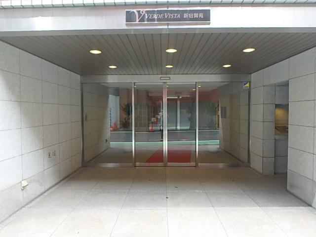 Ｖｅｒｄｅ　Ｖｉｓｔａ　新宿御苑エントランス②
