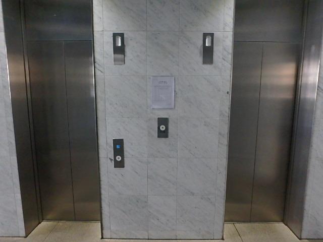 ホール②