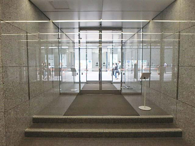 ホール③