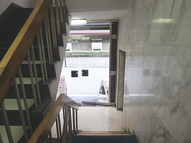 共栄ビルホール③