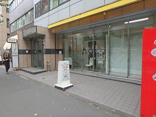 岡山ビル本館・新館エントランス①