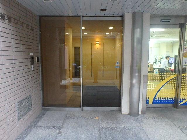 西新宿ワイビルエントランス②