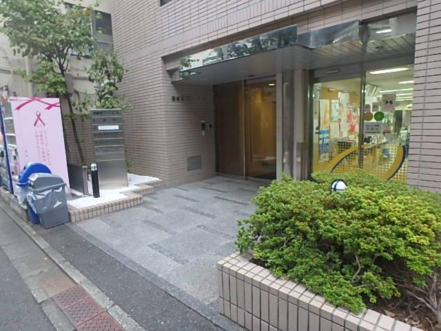 西新宿ワイビルエントランス①