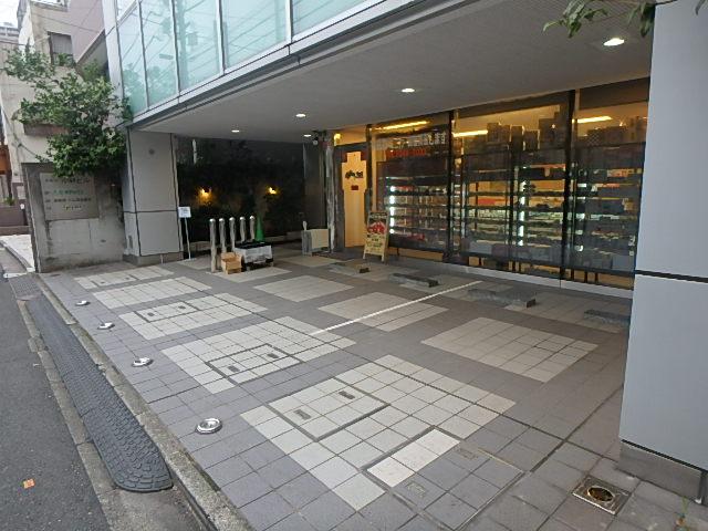 西新宿小林ビルエントランス①