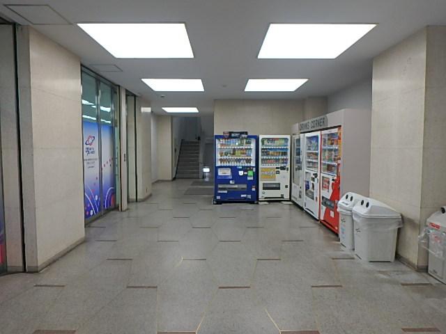 ホール①