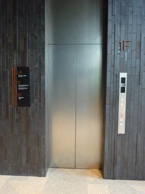ホール④
