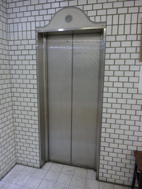 ホール②