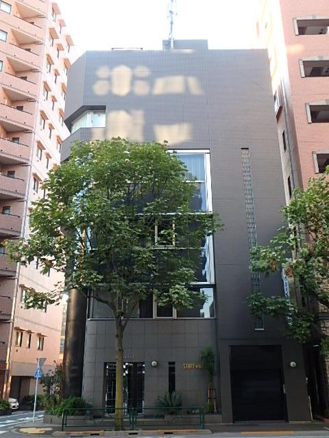 スタッフハウスビル外観②