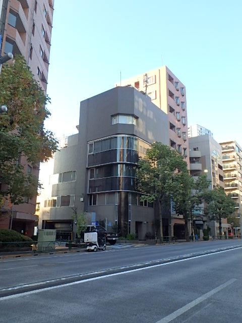 スタッフハウスビル外観④