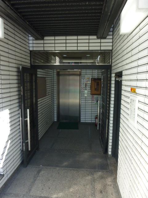 三朝庵ビルエントランス②