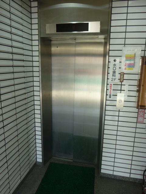 三朝庵ビルエントランス③