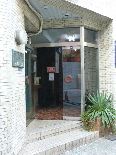 バラードハイム新宿渡辺ビルエントランス①