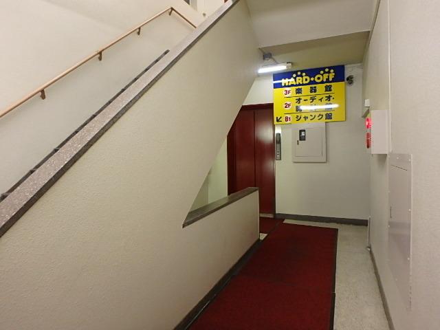 ホール①