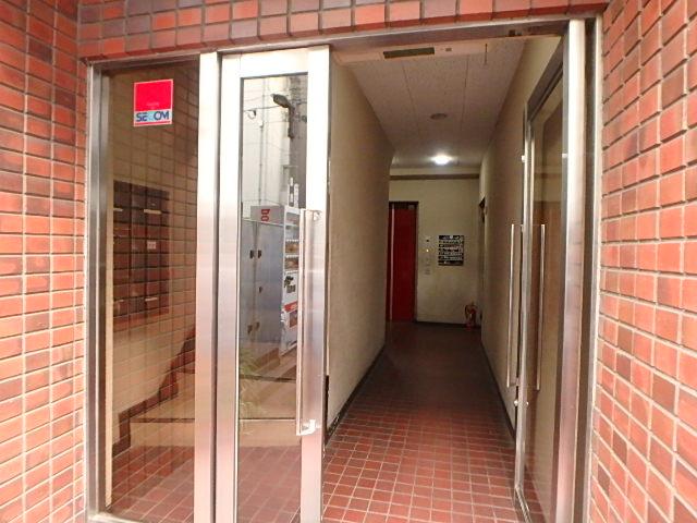 オクミヤ興産ビルエントランス②