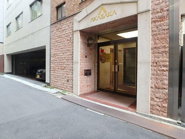 信丸ビルエントランス①