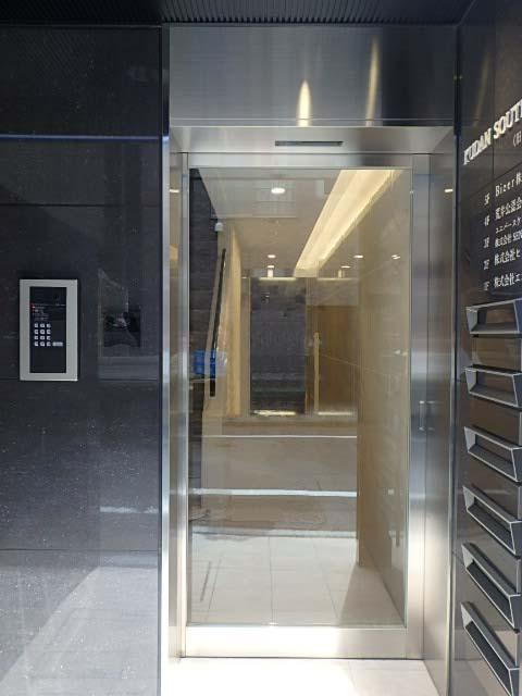 九段サウスビルエントランス①