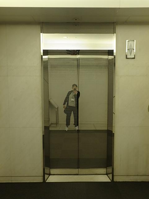 ホール①
