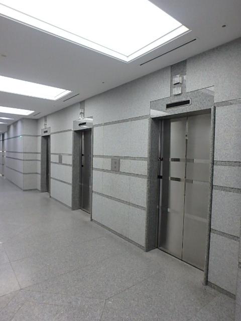 ホール①