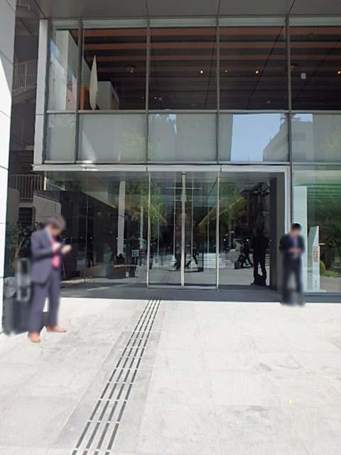 エントランス①