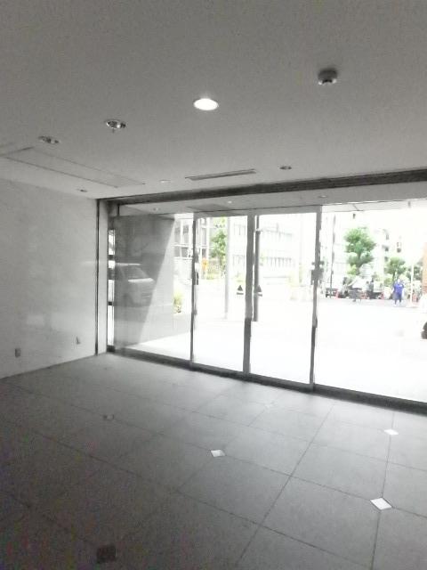 ホール③
