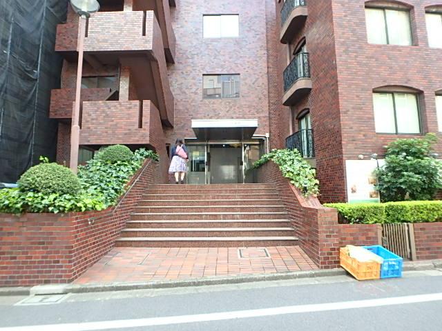 エントランス①