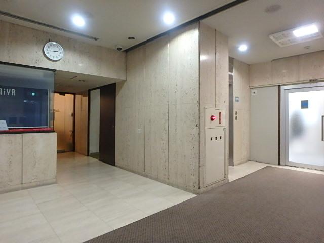 ホール①