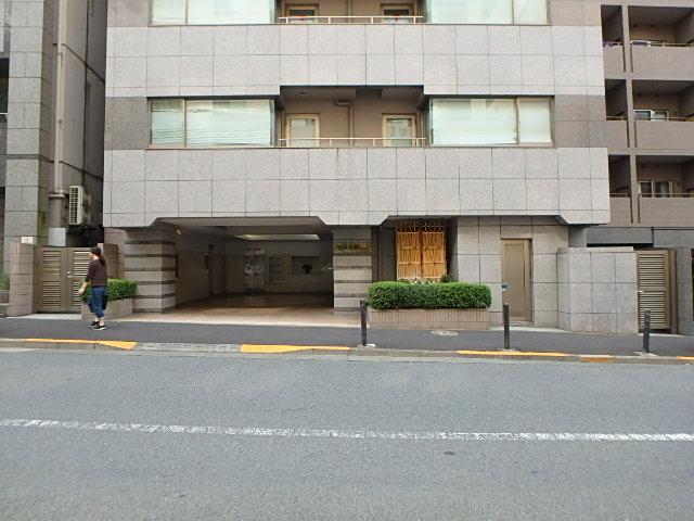 ミカミビルエントランス①