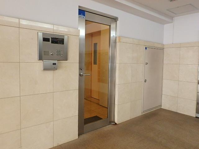 ミカミビルエントランス②