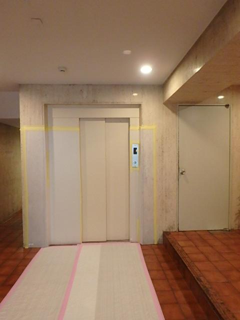 ホール①