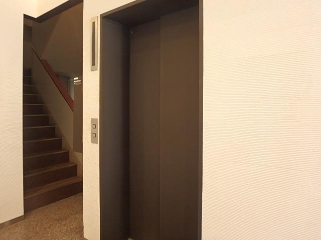 山上ビルホール②
