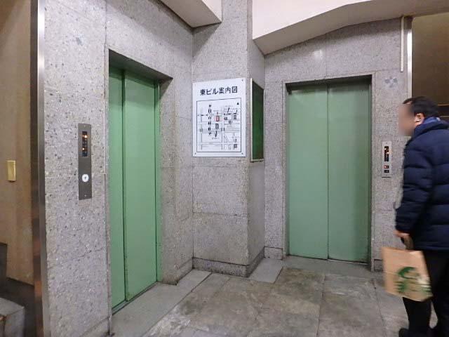 ホール①